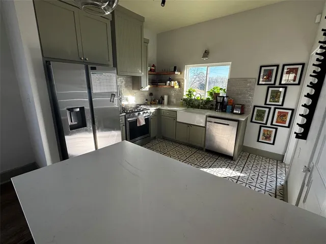 $2,400 | 1802 Seevers Avenue, Dallas, TX 75216