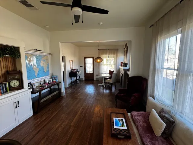 $2,400 | 1802 Seevers Avenue, Dallas, TX 75216