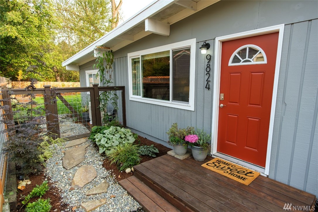9824 28th Avenue Southwest Seattle, WA 98126 - Photo 1 of 36