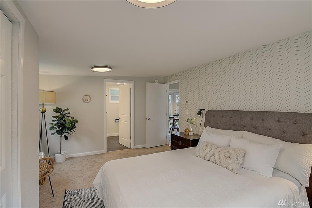 9824 28th Avenue Southwest Seattle, WA 98126 - Photo 25 of 36