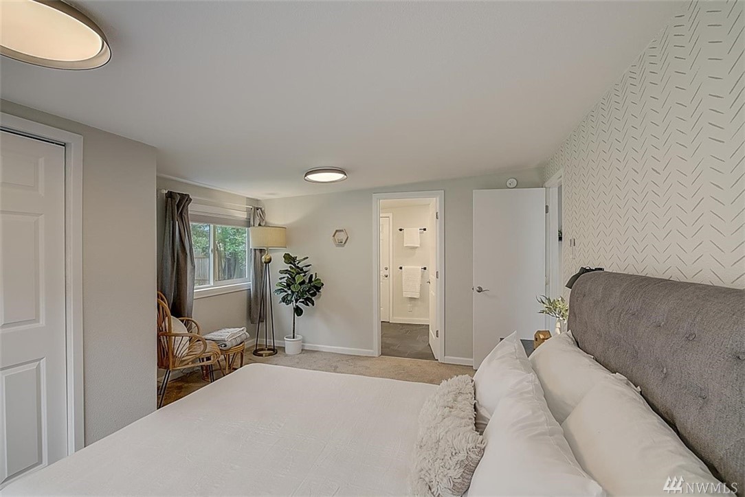 9824 28th Avenue Southwest Seattle, WA 98126 - Photo 26 of 36