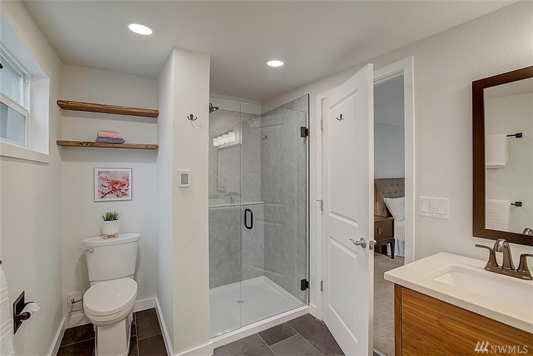 9824 28th Avenue Southwest Seattle, WA 98126 - Photo 28 of 36