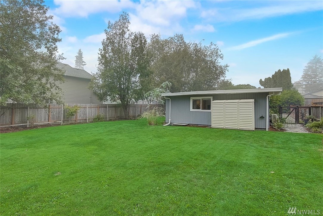 9824 28th Avenue Southwest Seattle, WA 98126 - Photo 31 of 36