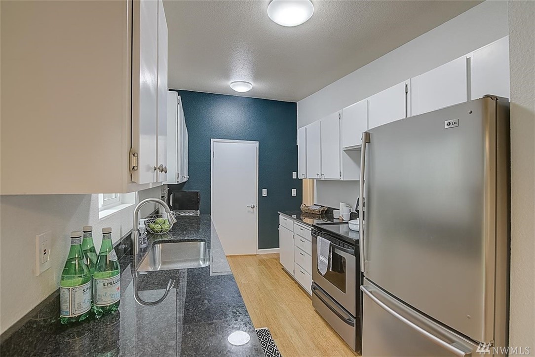 9824 28th Avenue Southwest Seattle, WA 98126 - Photo 8 of 36