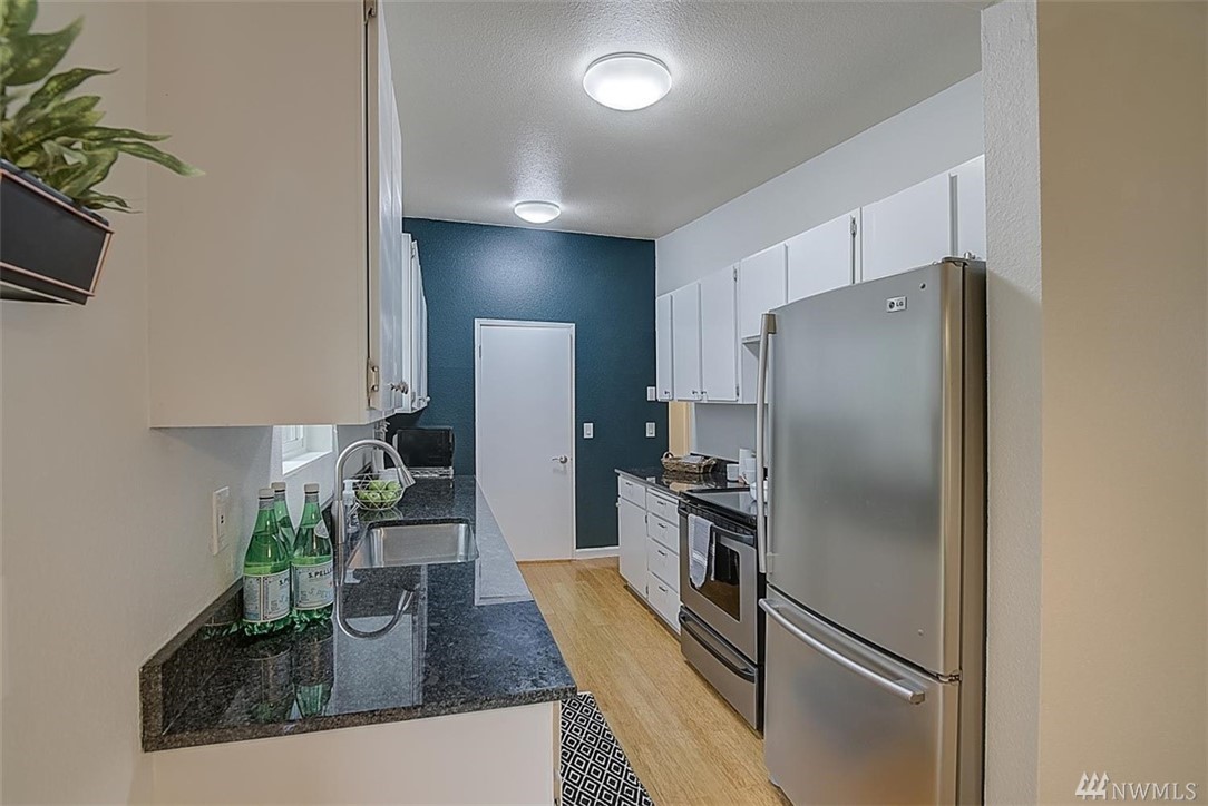 9824 28th Avenue Southwest Seattle, WA 98126 - Photo 9 of 36