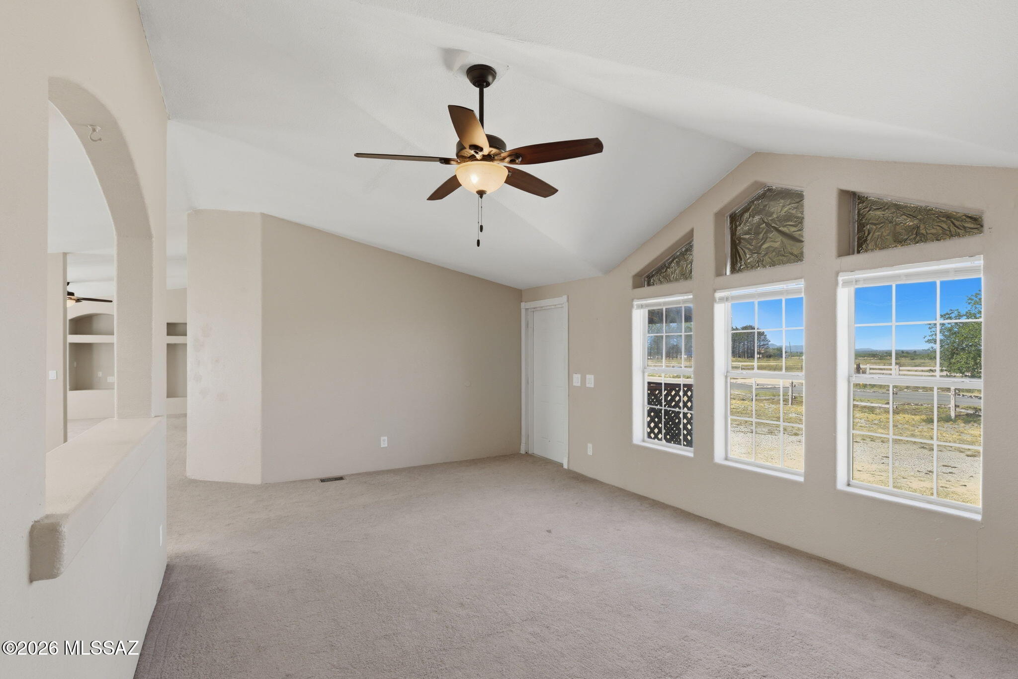 864 North Taylor Road Willcox, AZ 85643 - Photo 26 of 29 Living room off kitchen