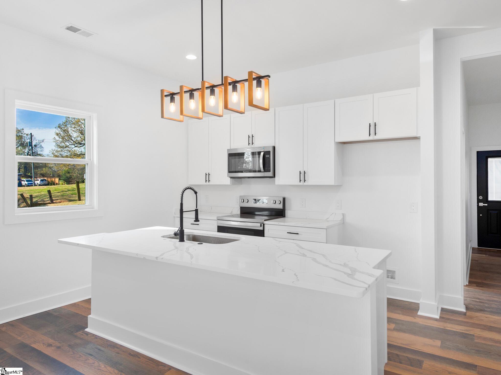 202 South Howard Avenue Landrum, SC 29356 - Photo 11 of 39