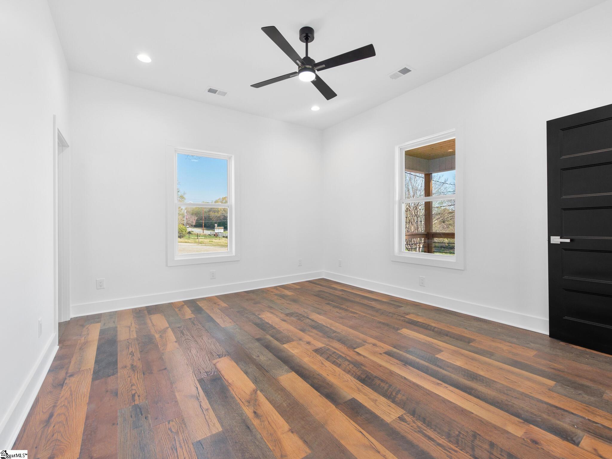 202 South Howard Avenue Landrum, SC 29356 - Photo 14 of 39