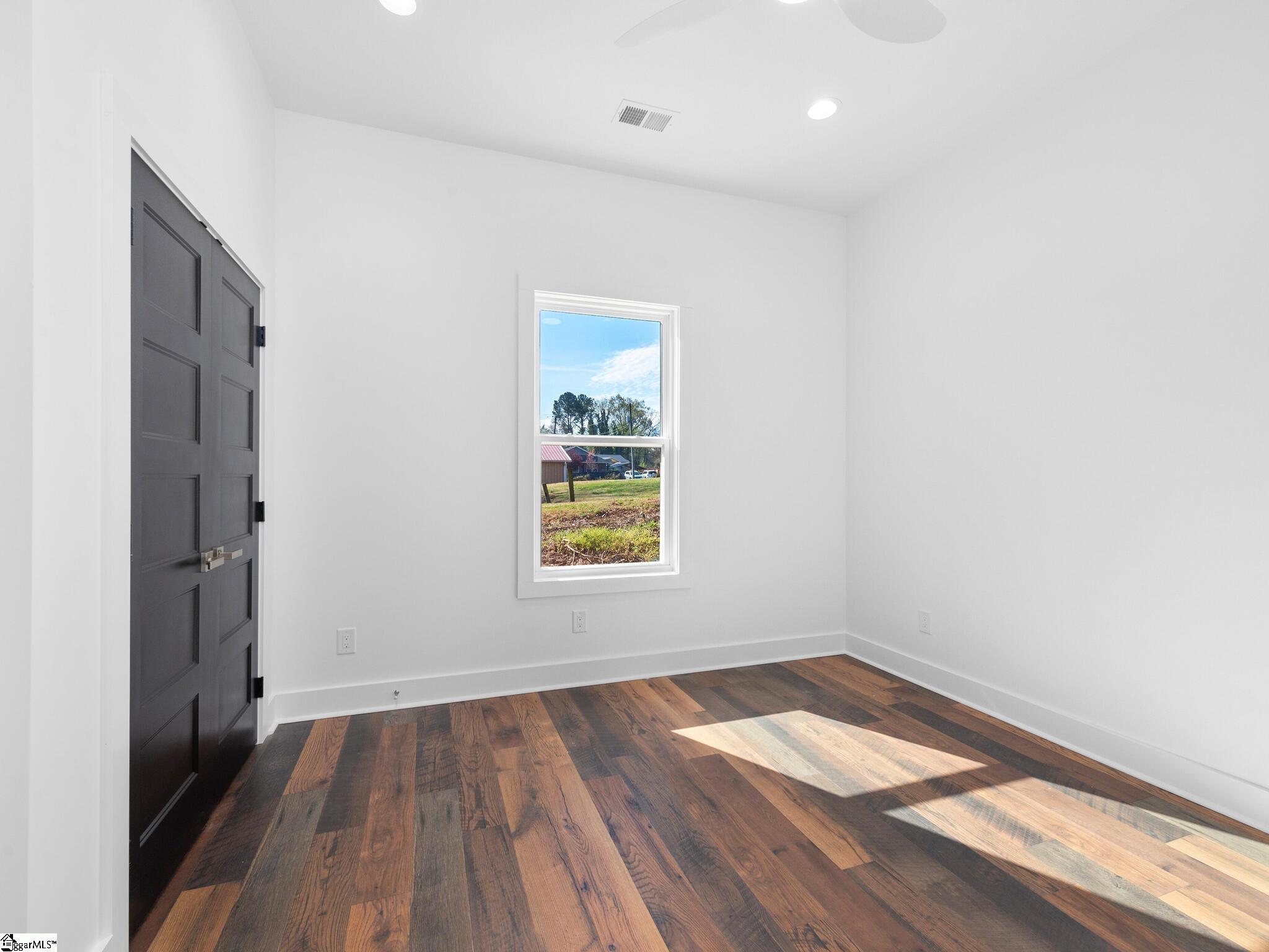 202 South Howard Avenue Landrum, SC 29356 - Photo 27 of 39