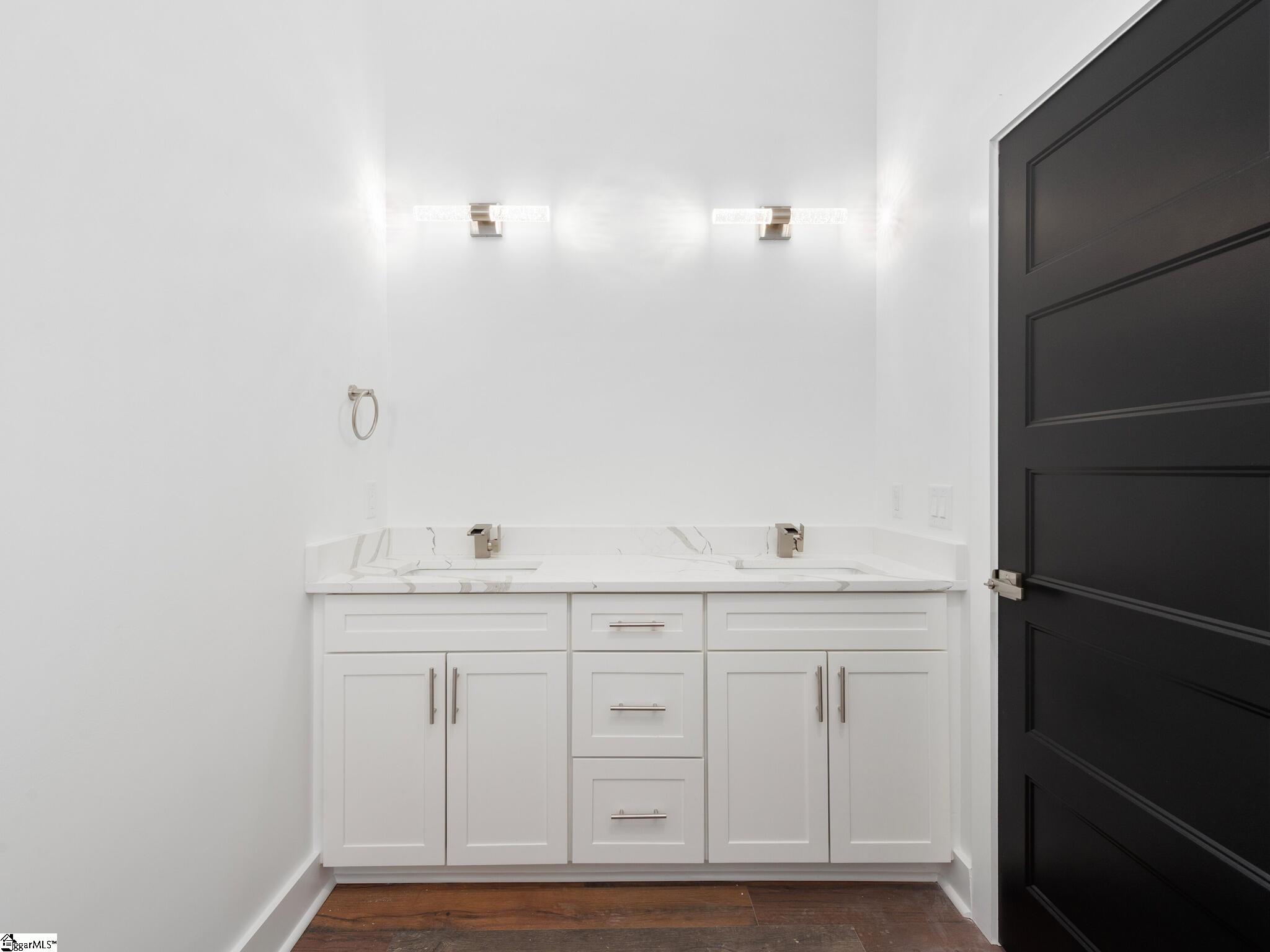 202 South Howard Avenue Landrum, SC 29356 - Photo 29 of 39