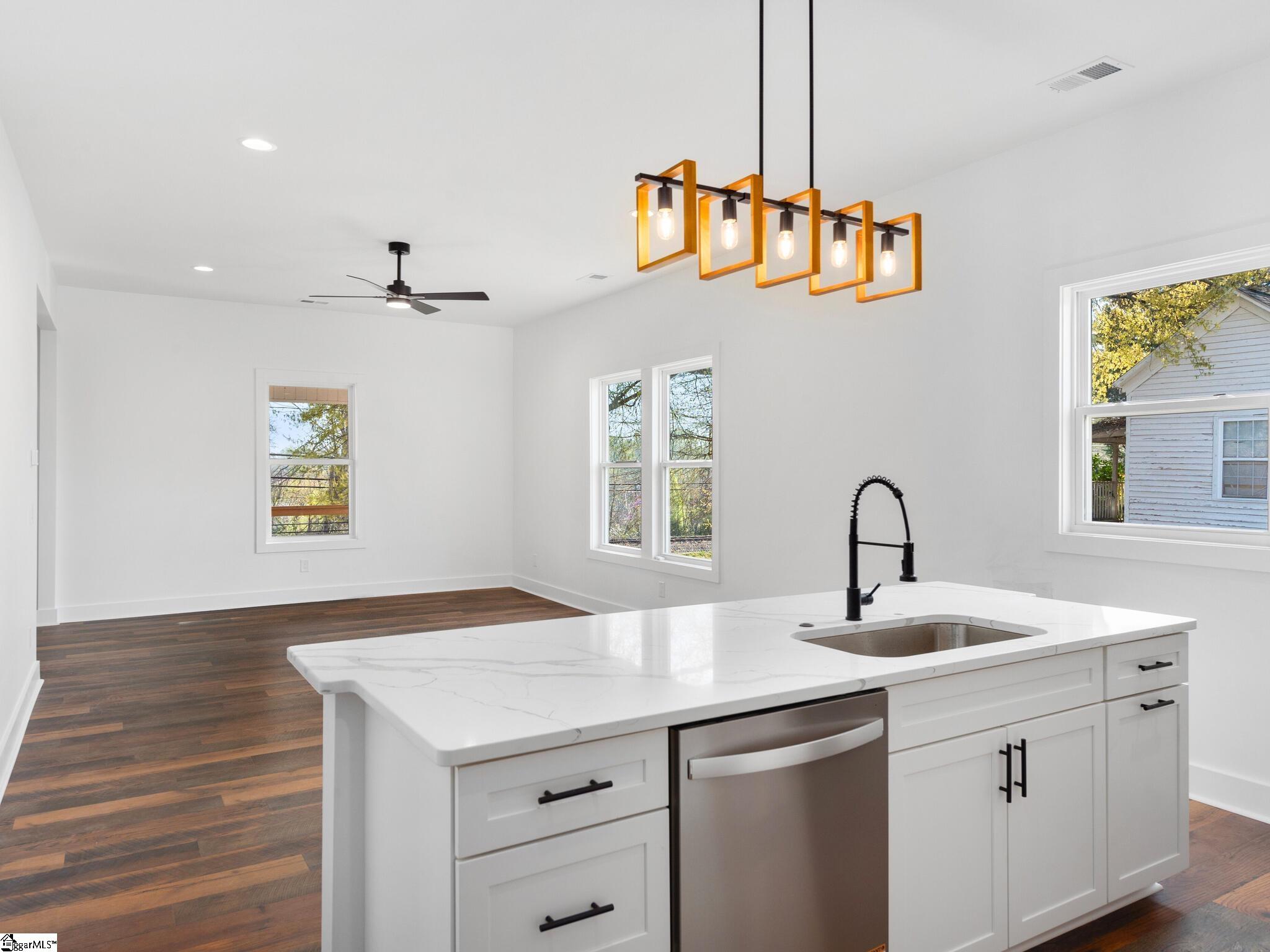 202 South Howard Avenue Landrum, SC 29356 - Photo 10 of 39