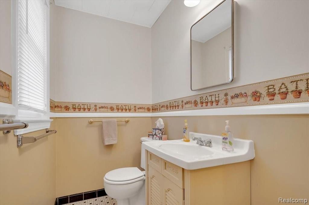 1936 Rosemont Road Berkley, MI 48072 - Photo 10 of 17