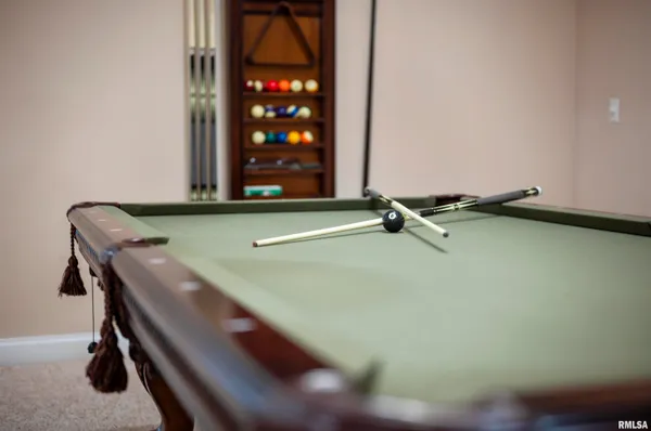 $770,000 | 5903 West Ivybridge Place, Peoria, IL 61615