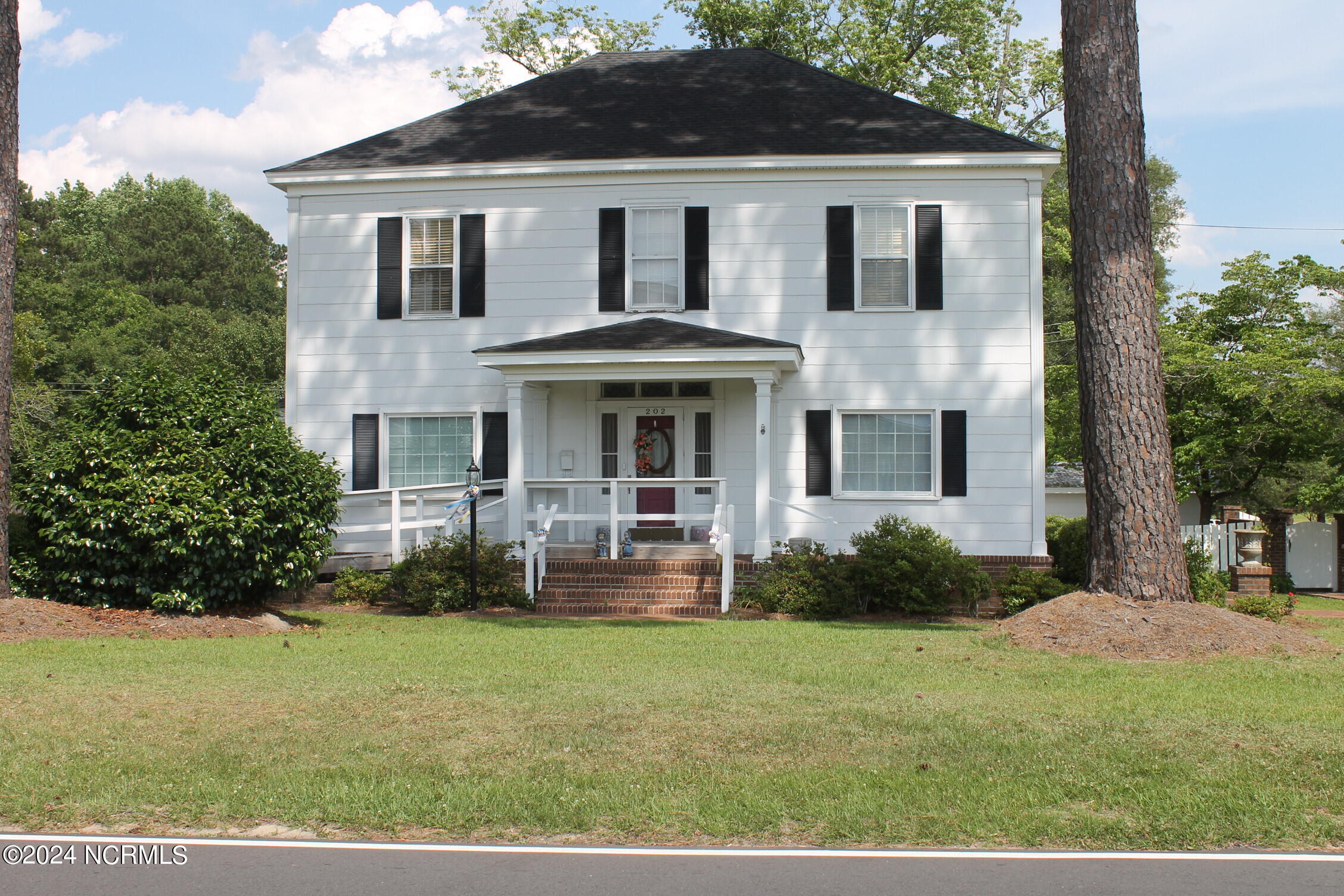 202 Stake Road Tabor City, NC 28463 - Photo 2 of 51 IMG_2197