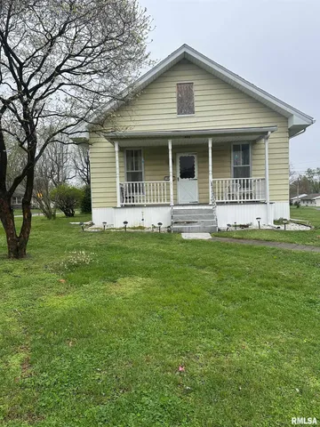 $37,800 | 402 East Keyes Street, Du Quoin, IL 62832