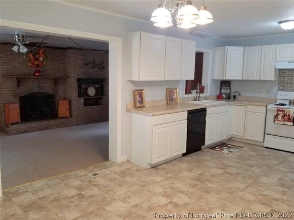 4506 Coventry Road Fayetteville, NC 28304 - Photo 3 of 25 Gallery Image 3