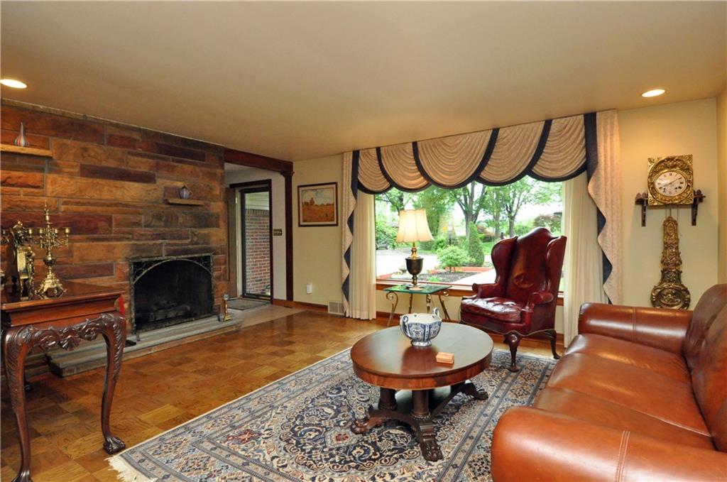 348 Goldsmith Road Pittsburgh, PA 15237 - Photo 3 of 14 Gallery Image 3