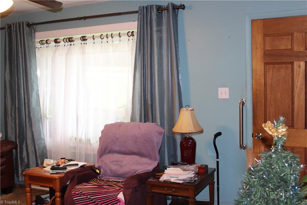 1409 Ritters Lake Road Greensboro, NC 27406 - Photo 4 of 14 Living room.