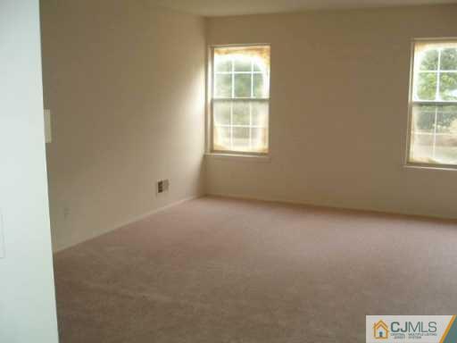 110 Woodbury Road Edison, NJ 08820 - Photo 3 of 8