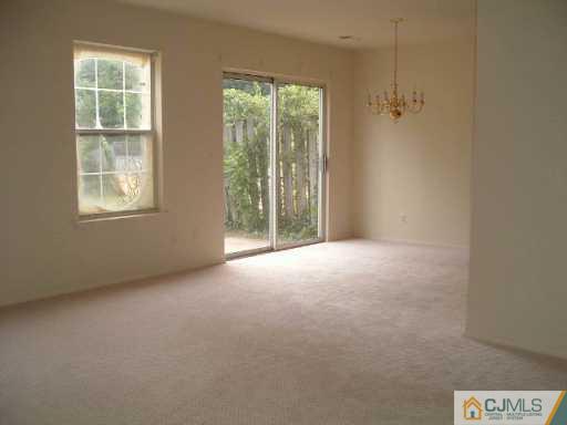 110 Woodbury Road Edison, NJ 08820 - Photo 4 of 8