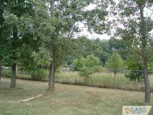 110 Woodbury Road Edison, NJ 08820 - Photo 7 of 8
