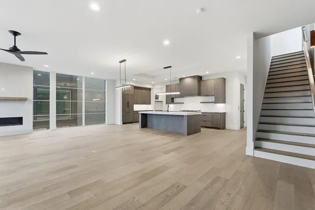 $12,000 | 3718 West End Avenue, Unit 1, Nashville, TN 37205