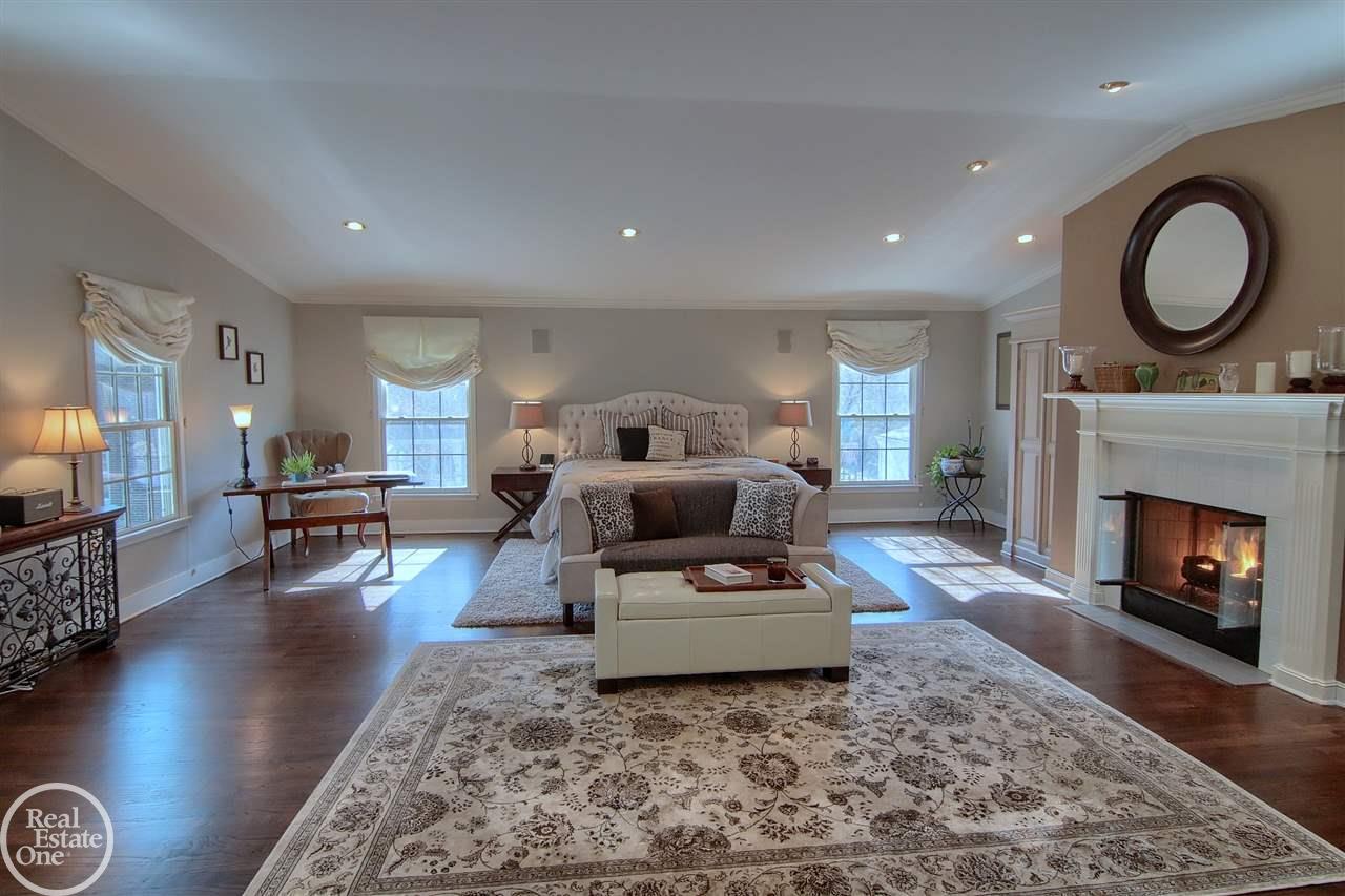 1033 Bishop Road Grosse Pointe Park, MI 48230 - Photo 15 of 37