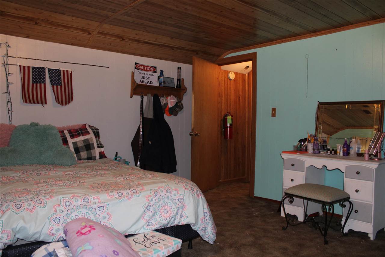 9635 South Shepherd Road Shepherd, MI 48883 - Photo 23 of 44 1887480-22.JPG