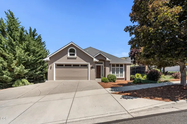 $749,999 | 4643 Hathaway Drive, Medford, OR 97504