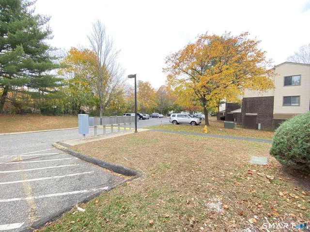 $1,700 | 7 Padanaram Road, Unit J243, Danbury, CT 06811