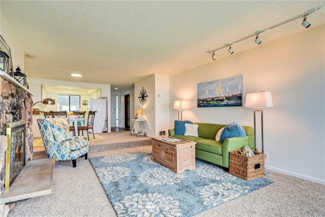 1909 West Beach Road Oak Harbor, WA 98277 - Photo 12 of 25 Gallery Image 12