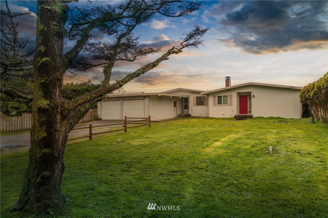 1909 West Beach Road Oak Harbor, WA 98277 - Photo 24 of 25 Gallery Image 24