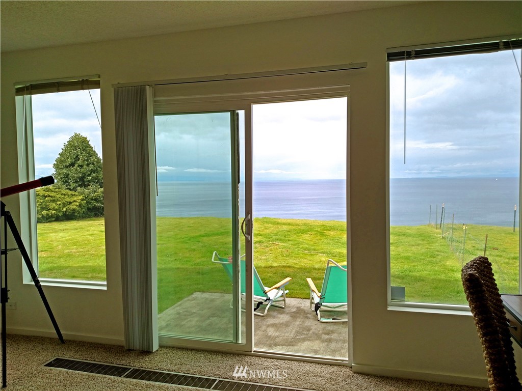 1909 West Beach Road Oak Harbor, WA 98277 - Photo 7 of 25 Gallery Image 7