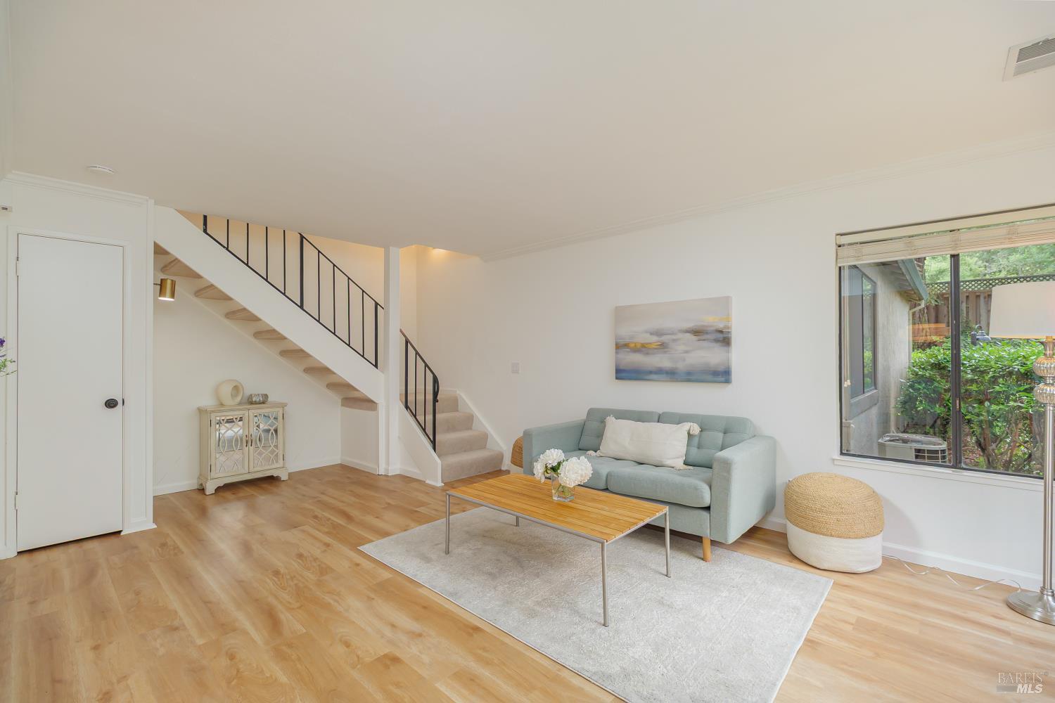 121 Cheda Lane Novato, CA 94947 - Photo 4 of 17