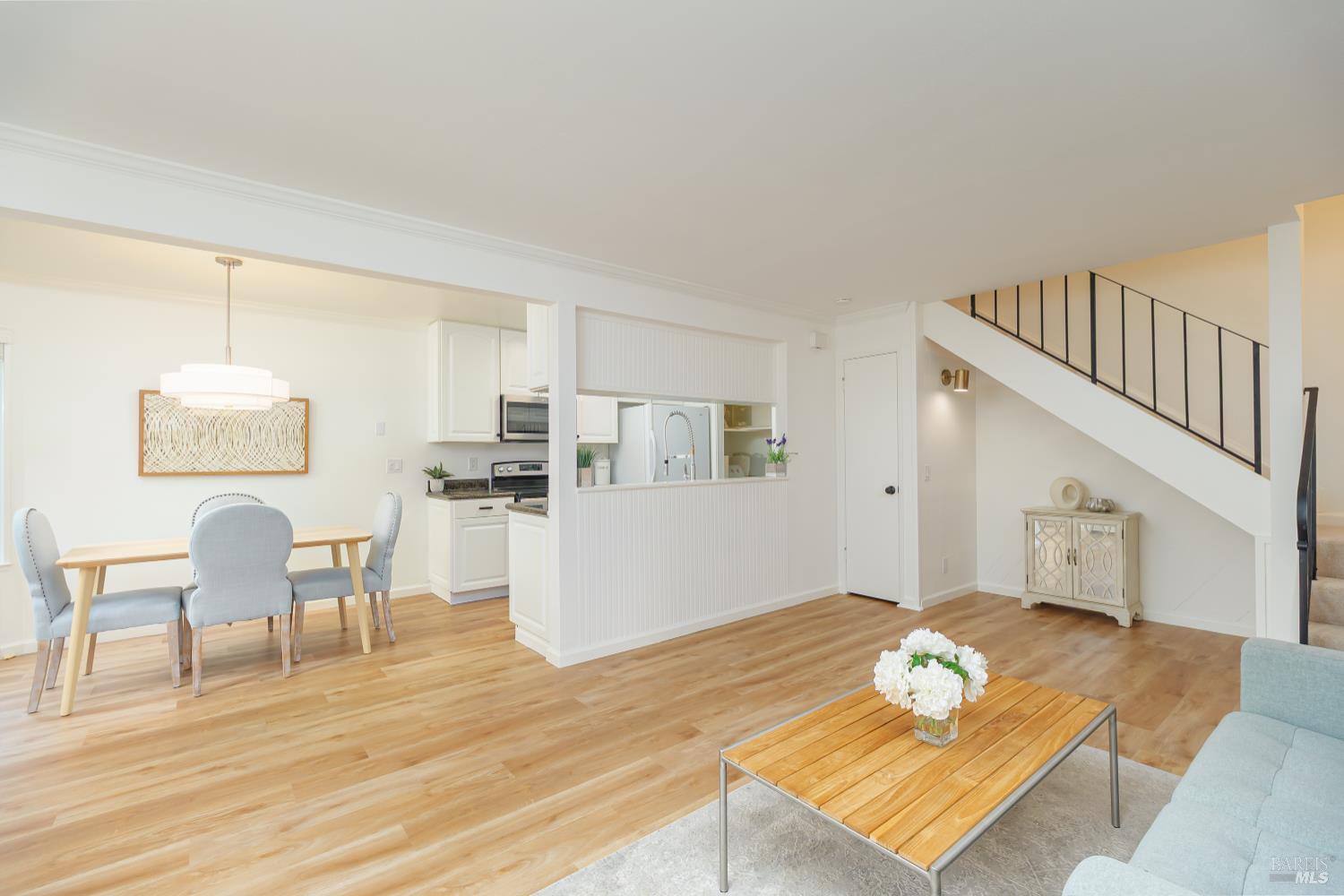 121 Cheda Lane Novato, CA 94947 - Photo 5 of 17