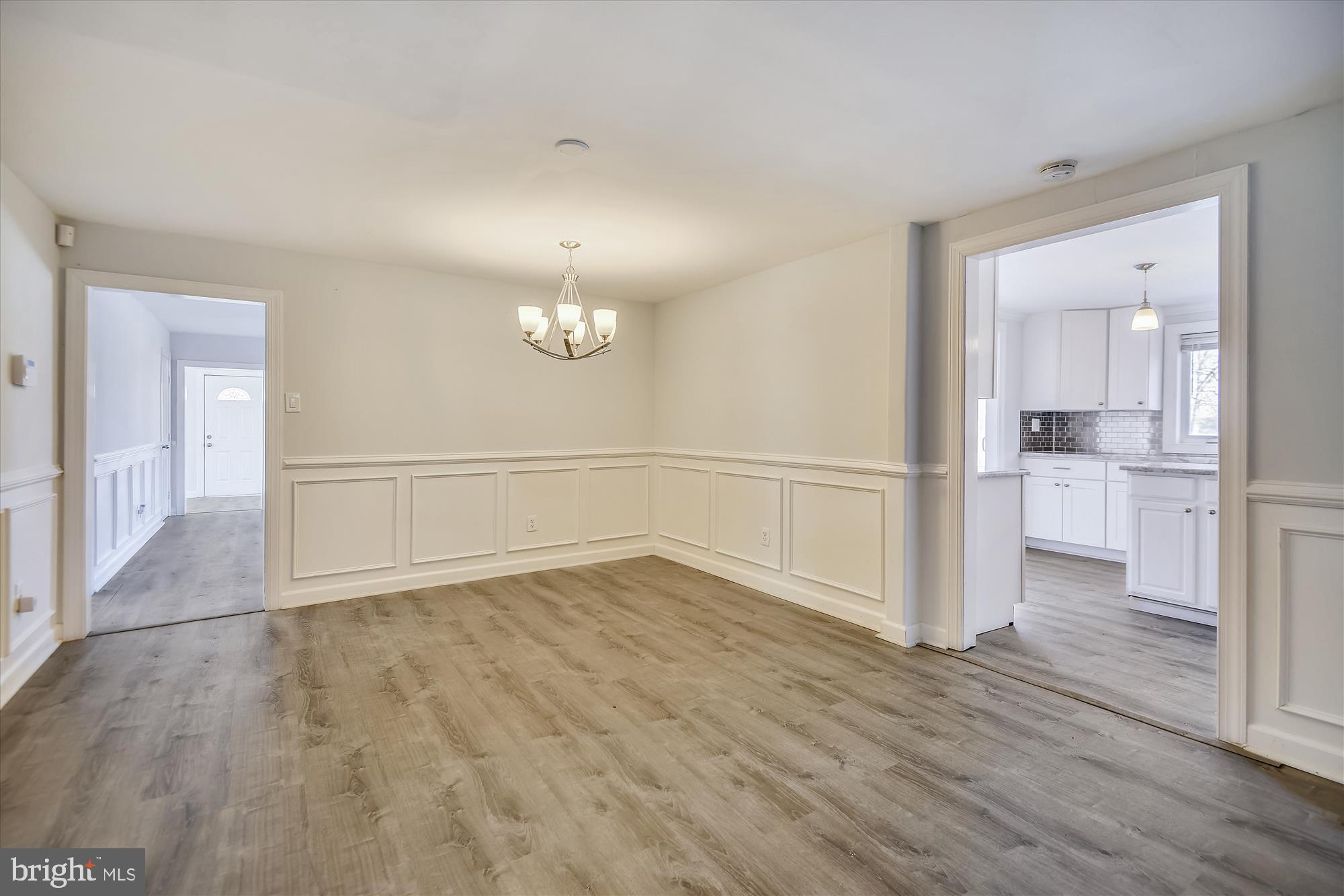511 Westminister Road Edgewater, MD 21037 - Photo 14 of 30 Dining room