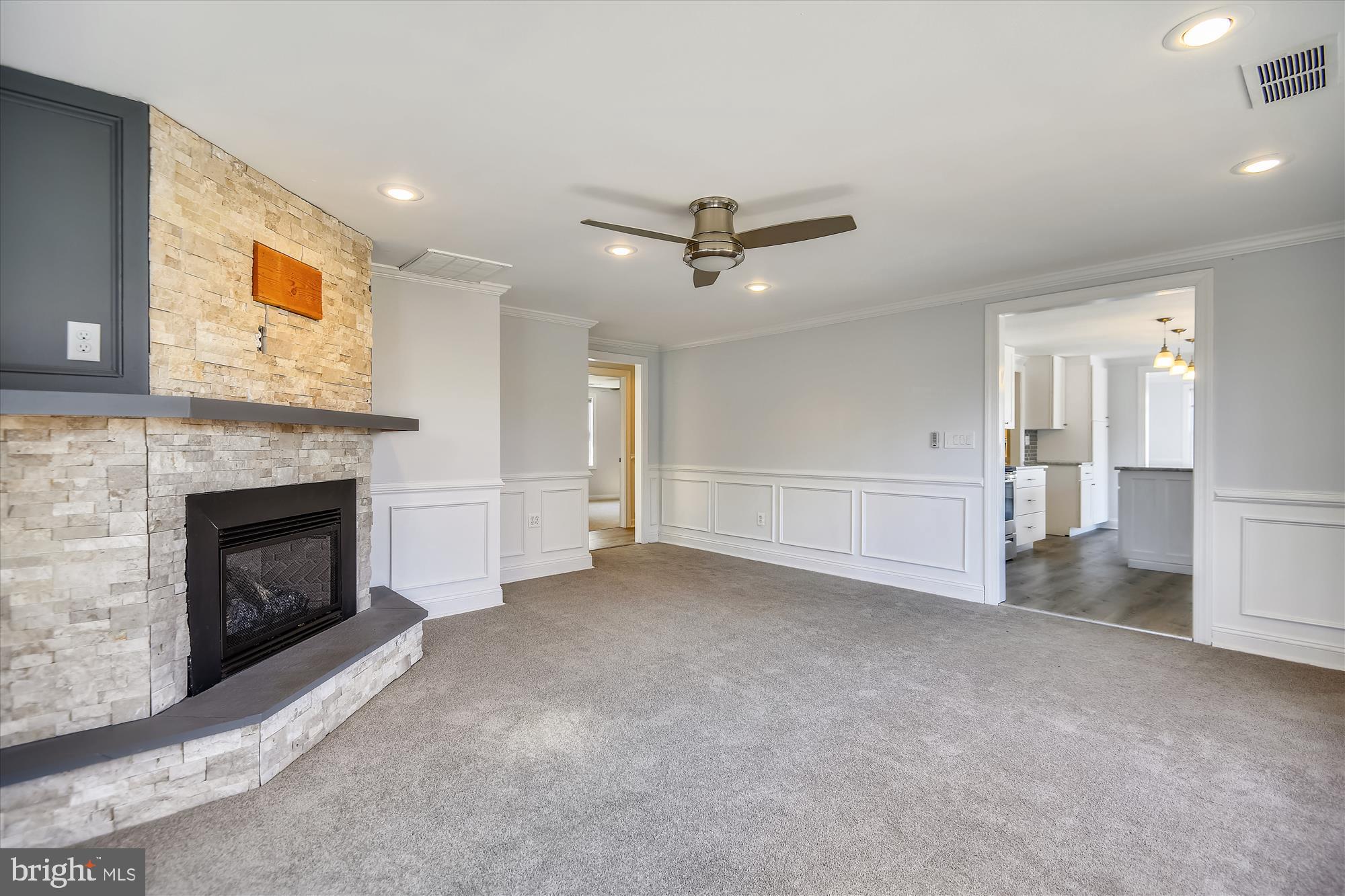 511 Westminister Road Edgewater, MD 21037 - Photo 8 of 30 Family room off kitchen