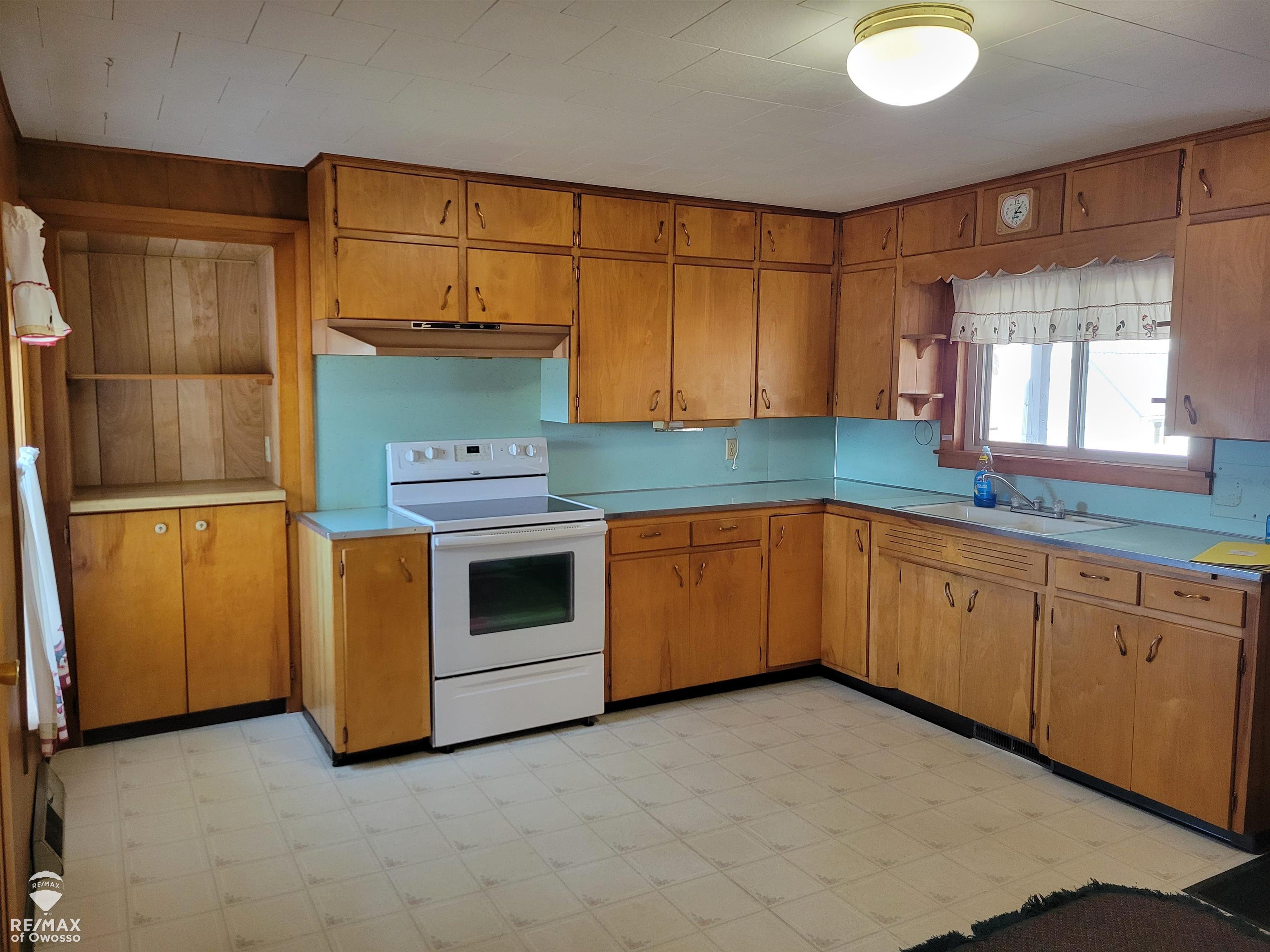 6181 East Wilkinson Road Corunna, MI 48817 - Photo 5 of 21 Kitchen