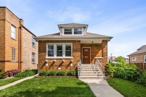 $659,000 | 5654 West Cornelia Avenue, Chicago, IL 60634