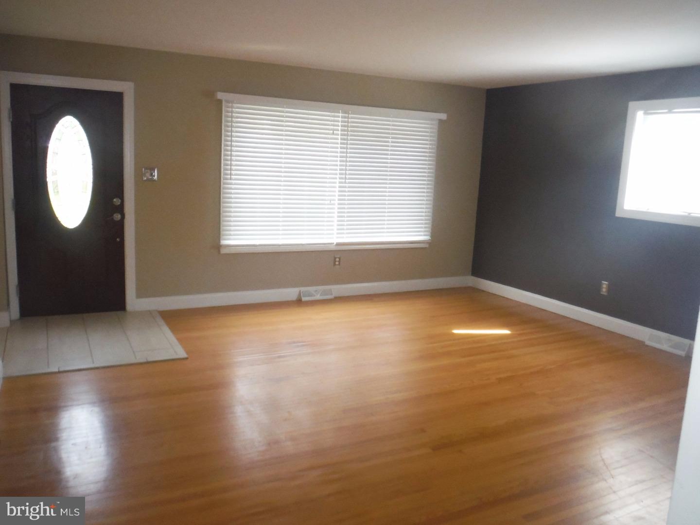 414 Edge Hill Road Glenside, PA 19038 - Photo 2 of 23 Living Room