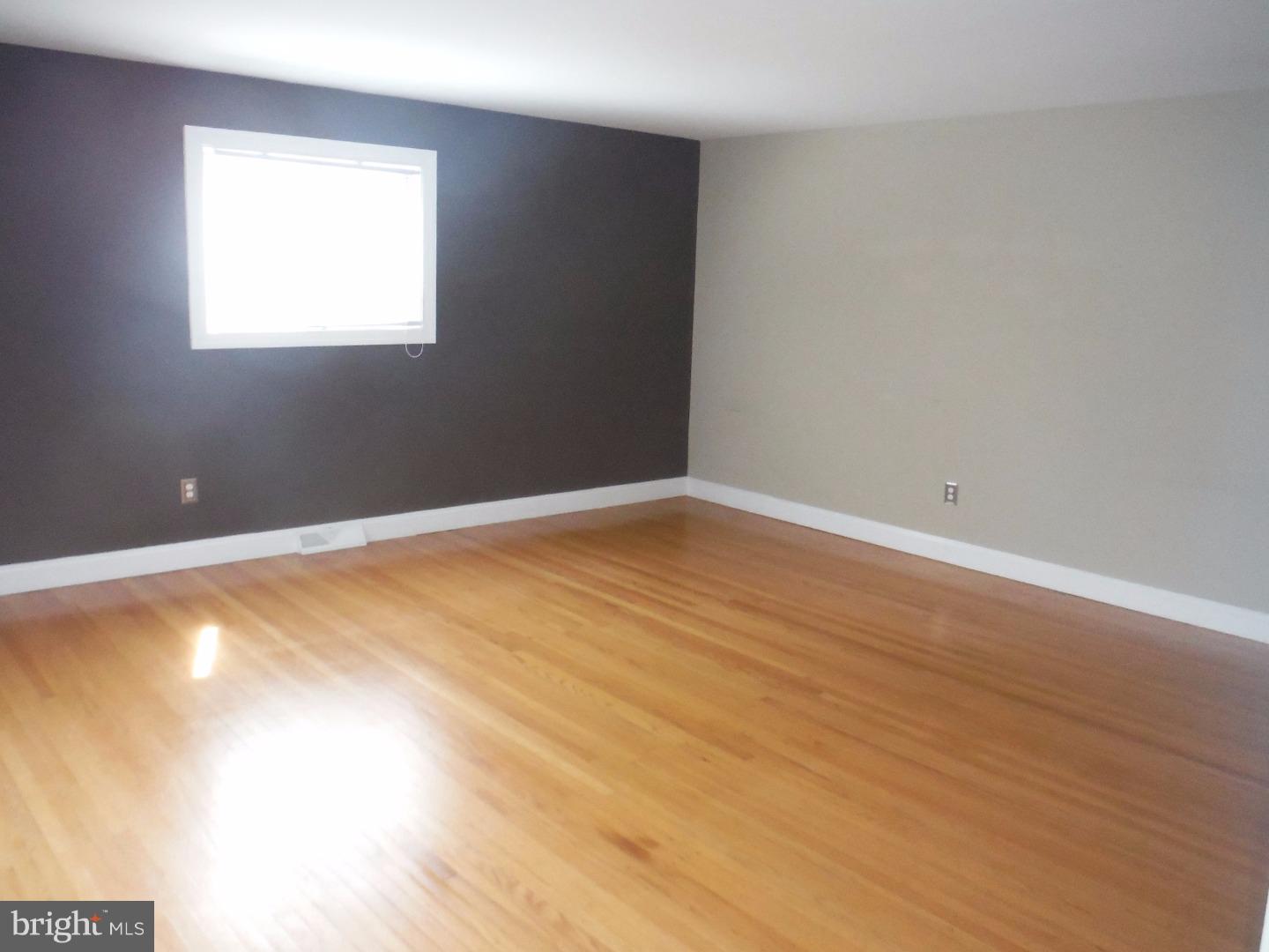 414 Edge Hill Road Glenside, PA 19038 - Photo 3 of 23 Living Room