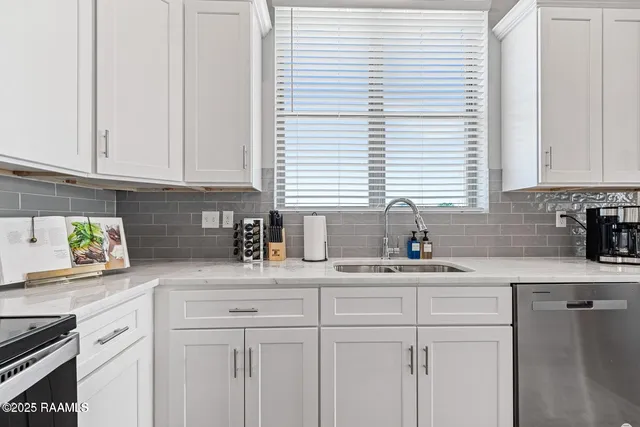 $268,500 | 105 Canvasback Drive, Youngsville, LA 70592