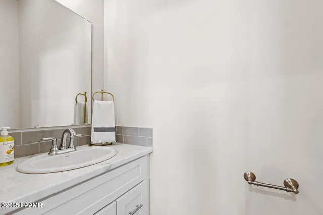 $268,500 | 105 Canvasback Drive, Youngsville, LA 70592