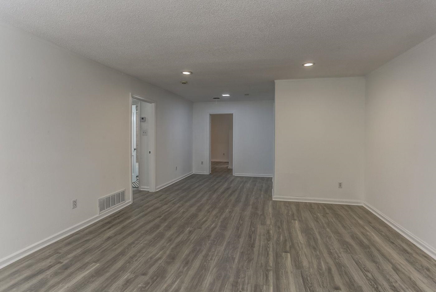 4518 Garnett Road Memphis, TN 38117 - Photo 8 of 22