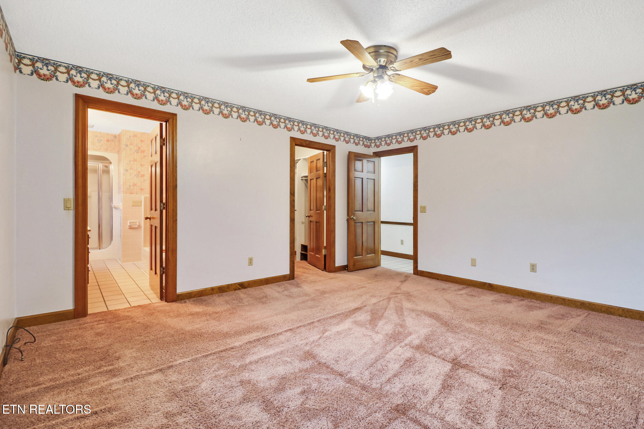 170 Baltusrol Road Fairfield Glade, TN 38558 - Photo 16 of 31 35-MasterBR towardsBath