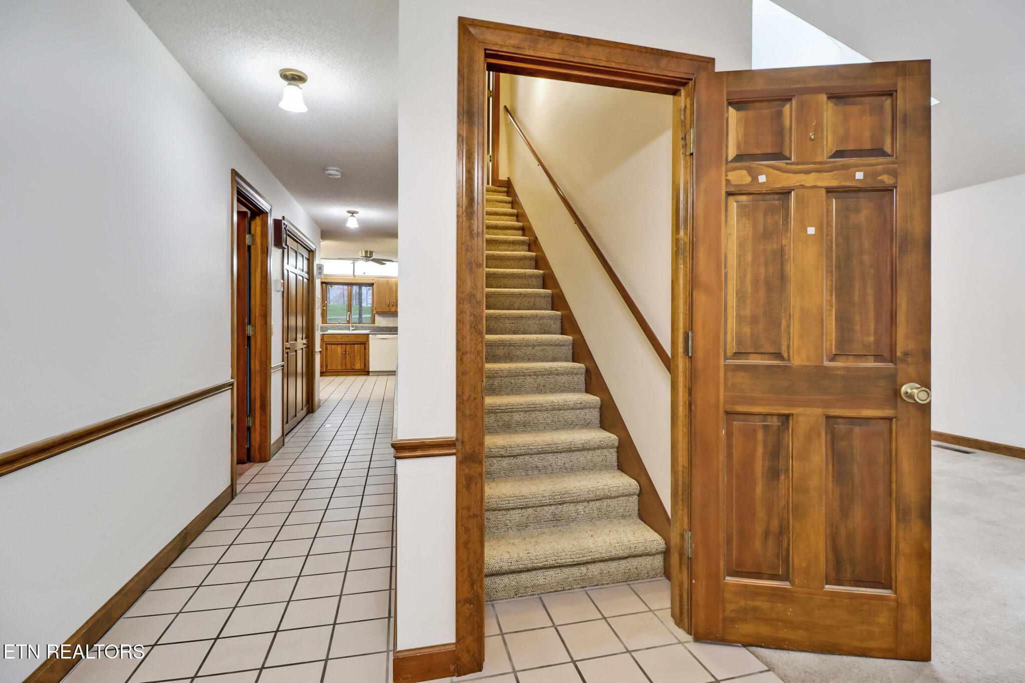 170 Baltusrol Road Fairfield Glade, TN 38558 - Photo 20 of 31 40-Hallway_Stairs