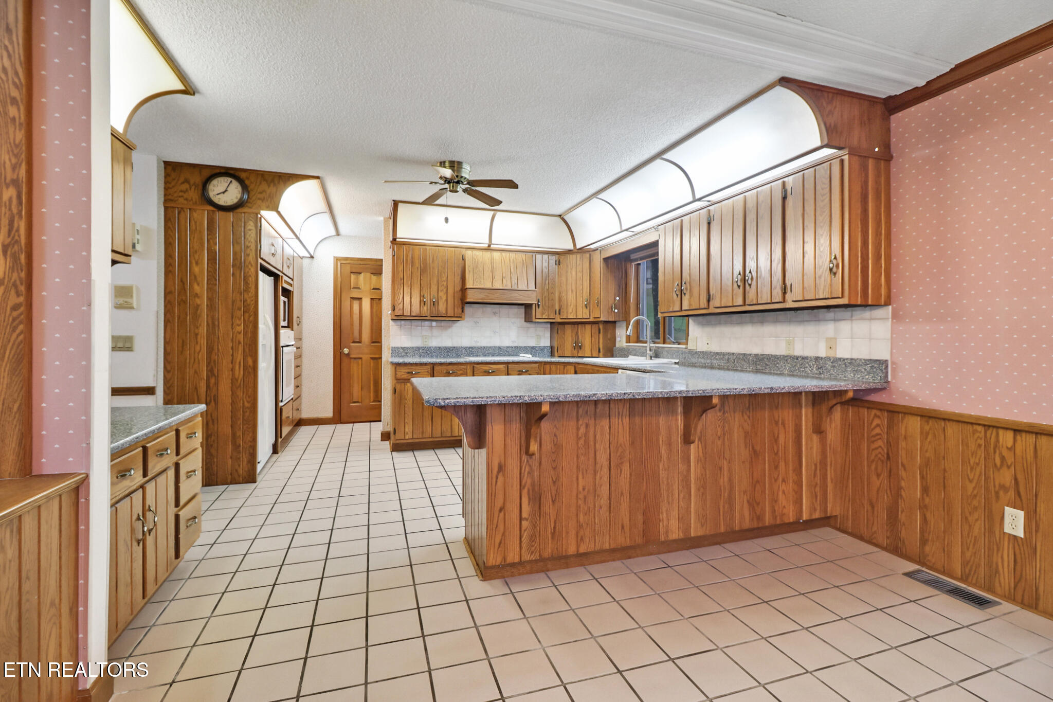 170 Baltusrol Road Fairfield Glade, TN 38558 - Photo 8 of 31 23-KitchenArea