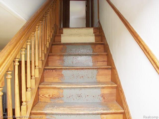 13700 12 Mile Road South Lyon, MI 48178 - Photo 12 of 34 stairs up