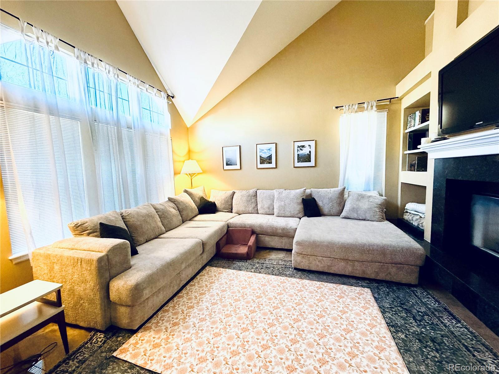 9407 Crossland Way Highlands Ranch, CO 80130 - Photo 3 of 18