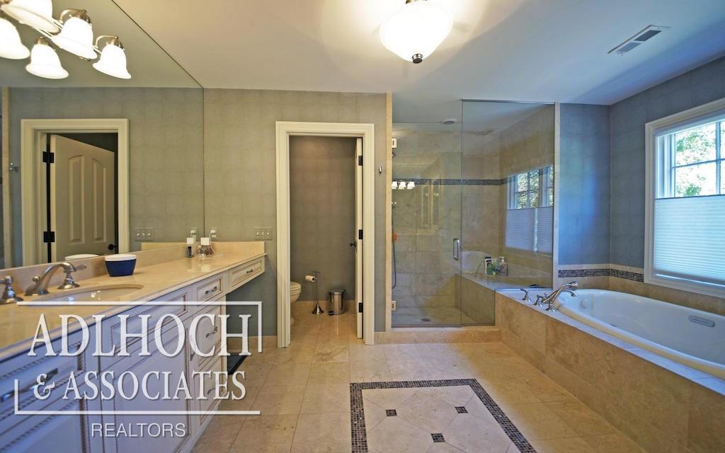 191 Lothrop Road Grosse Pointe, MI 48236 - Photo 20 of 28 31288586-19.JPG